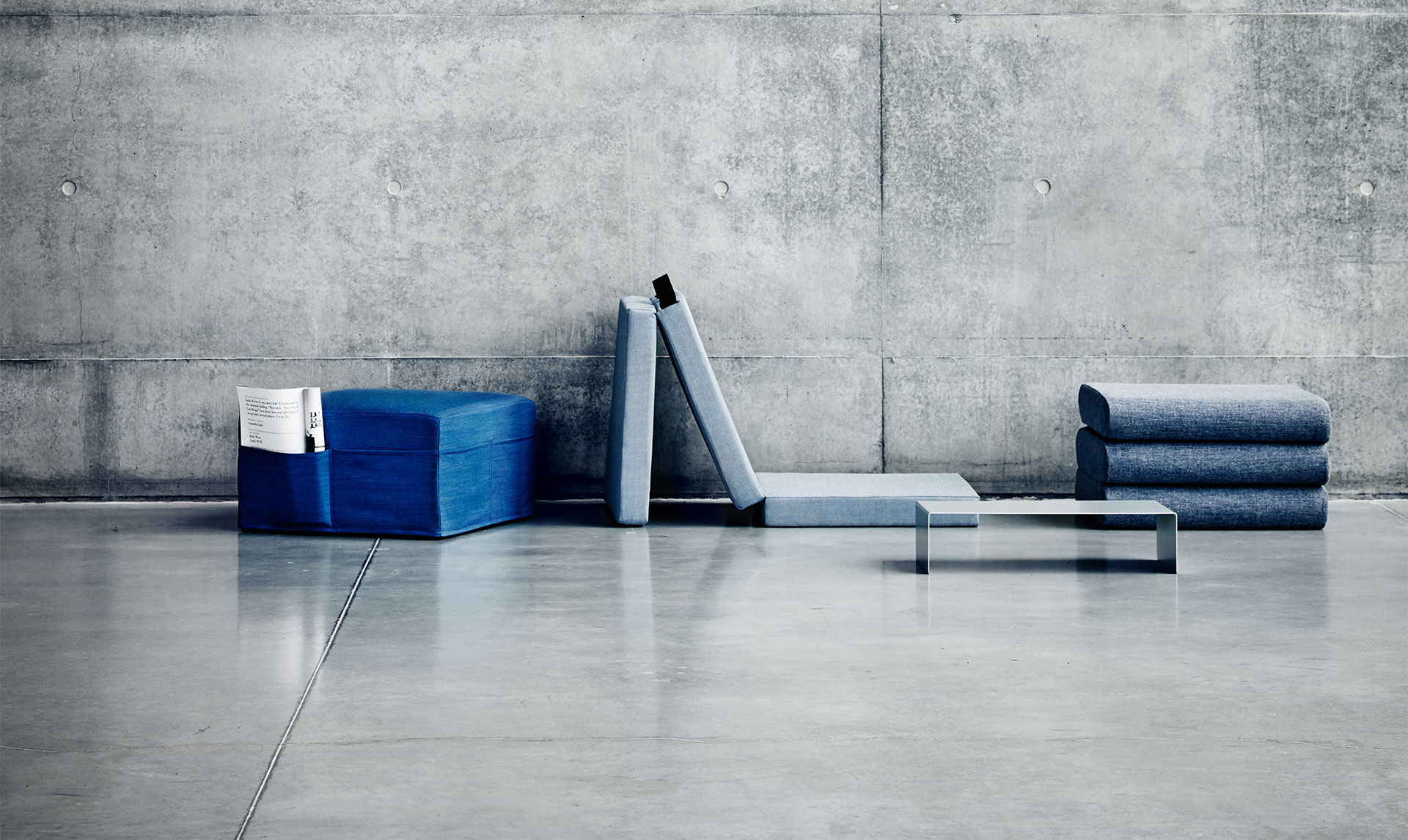 TRIO Tray table